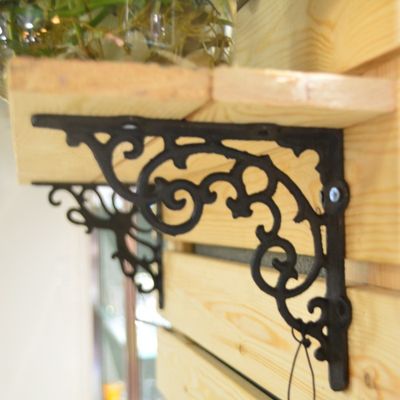 Vintage Classic Pattern Cast Iron Shelf Bracket For Shop