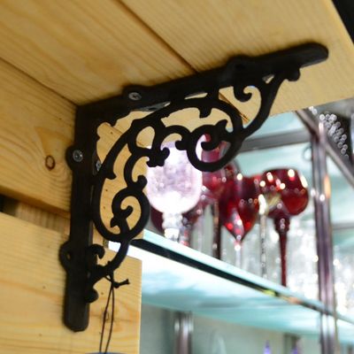 Vintage Classic Pattern Cast Iron Shelf Bracket For Shop