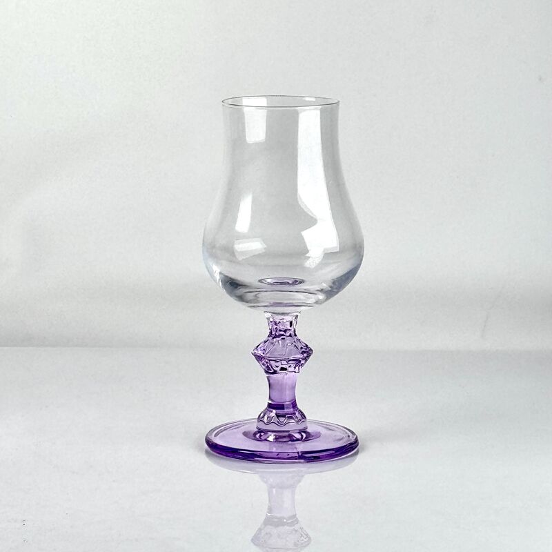 品質 4‑Pack Vintage Purple Stem Wine Glasses, Assorted Shapes Clear Cup with Decorative Purple Stem, Handblown Glass Goblets for Wedding Party Home Tabletop Decoration 工場