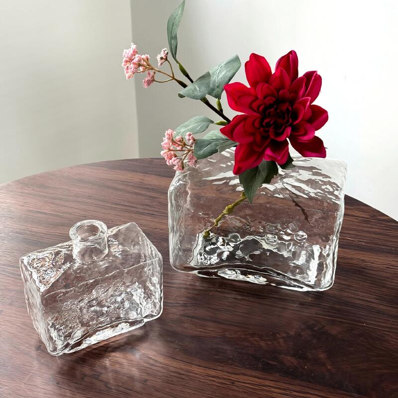 品質 Rectangular Clear Hammered Glass Vase - Modern Minimalist Decorative Flower Vase for Table Centerpiece 工場