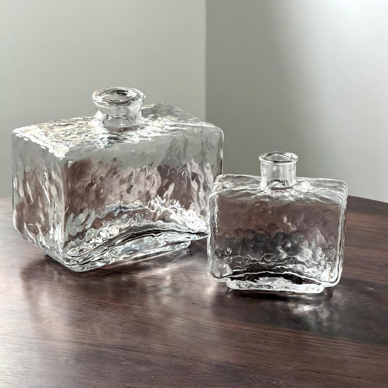 品質 Rectangular Clear Hammered Glass Vase - Modern Minimalist Decorative Flower Vase for Table Centerpiece 工場