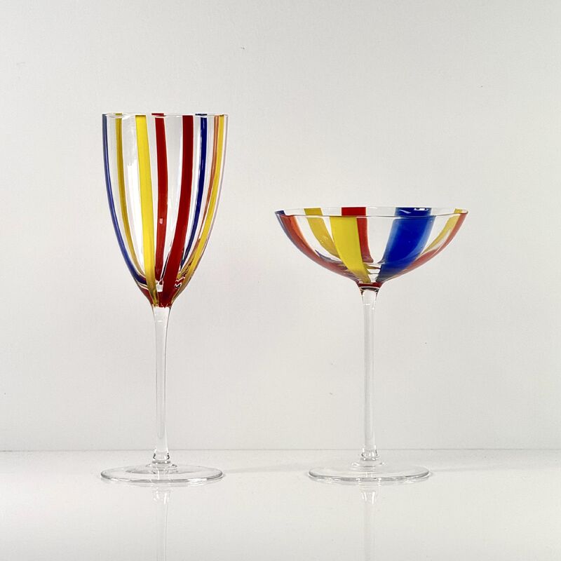 品質 Hand Blown Art Glass Goblet & Coupe Glass Set, Vibrant Red Yellow Blue Vertical Cane Stripes Murano Style Stemmed Wine & Martini Glasses for Bar, Party & Gift 工場