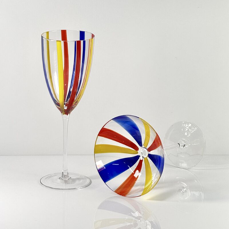 品質 Hand Blown Art Glass Goblet & Coupe Glass Set, Vibrant Red Yellow Blue Vertical Cane Stripes Murano Style Stemmed Wine & Martini Glasses for Bar, Party & Gift 工場