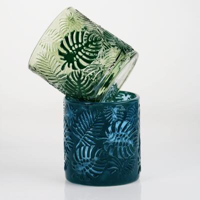 品質 Embossed Tropical Monstera Leaf Glass Candle Holder with 200ml Capacity in Lead-Free Crystal Glass 工場