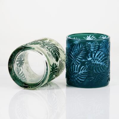 品質 Embossed Tropical Monstera Leaf Glass Candle Holder with 200ml Capacity in Lead-Free Crystal Glass 工場