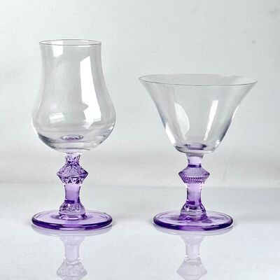 品質 4‑Pack Vintage Purple Stem Wine Glasses, Assorted Shapes Clear Cup with Decorative Purple Stem, Handblown Glass Goblets for Wedding Party Home Tabletop Decoration 工場