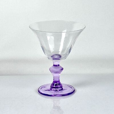 品質 4‑Pack Vintage Purple Stem Wine Glasses, Assorted Shapes Clear Cup with Decorative Purple Stem, Handblown Glass Goblets for Wedding Party Home Tabletop Decoration 工場