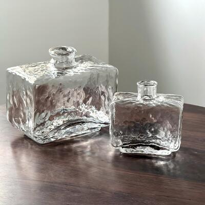品質 Rectangular Clear Hammered Glass Vase - Modern Minimalist Decorative Flower Vase for Table Centerpiece 工場