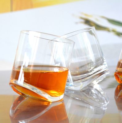 品質 鉛のない斜め底の丸いウイスキー品味グラス 工場